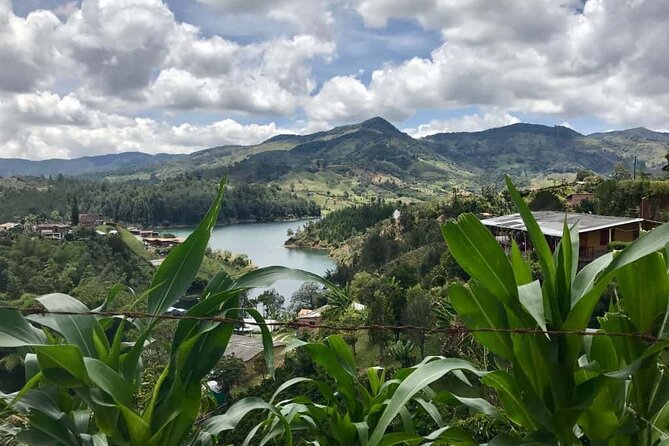 Guatape tour + Boat Ride + coffee tour “BEST EXPERIENCE” - How the 10-hour Guatapé day flows from Medellín