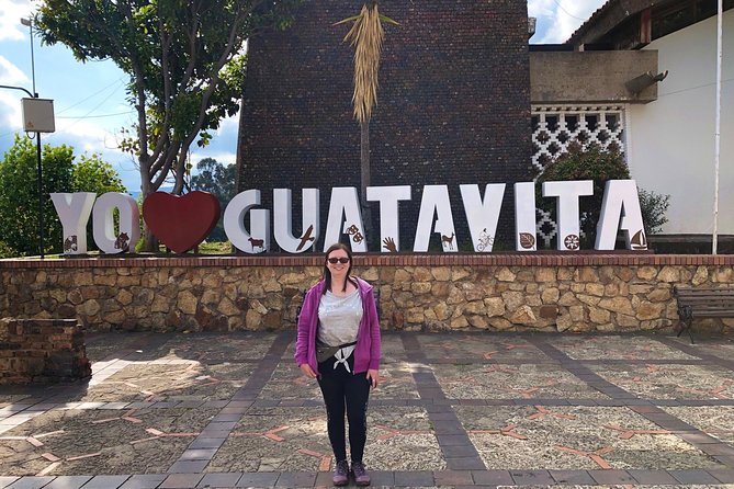 Guatavita Lake - the Legend of “El Dorado” - Stop 3, Guatavita Town: Handicrafts, Lunch Time, and a Local Dessert