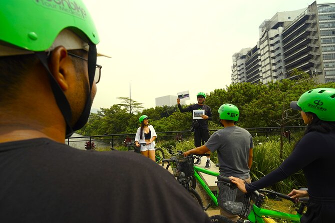 Half Day Bike Tour in Medellin - Local snack, Coffee or Beer - Stop 4: Parque de los Pies Descalzos, barefoot park energy