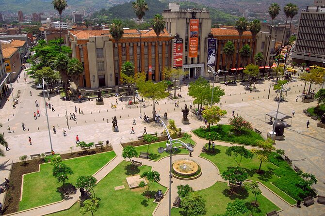 Half-day cultural city tour in Medellin - Getting Oriented at the Central Meeting Point