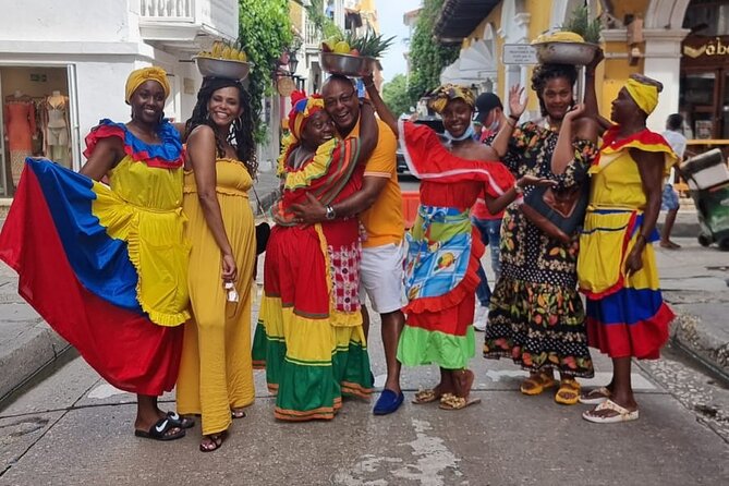 Historical private Tour - Getsemaní: color, culture, and the neighborhood feel after the monuments
