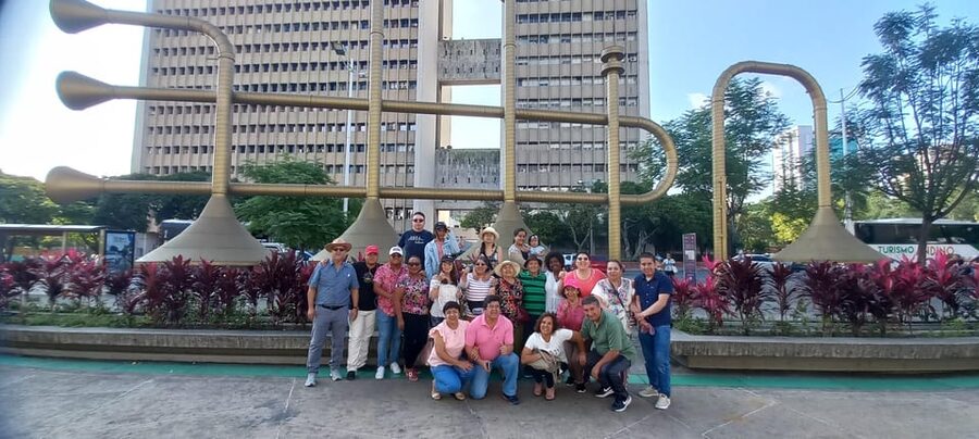 Historical Salsa Tour - Stop 3, Plazoleta Jairo Varela: 30 Minutes to Regroup and Let It Land