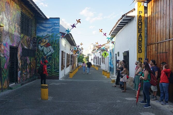 Historical Shared Tour Salsa, Graffiti & Resistance in Cali - Stop 4: La Curva del Boulevard, Food Options and Nightlife Energy