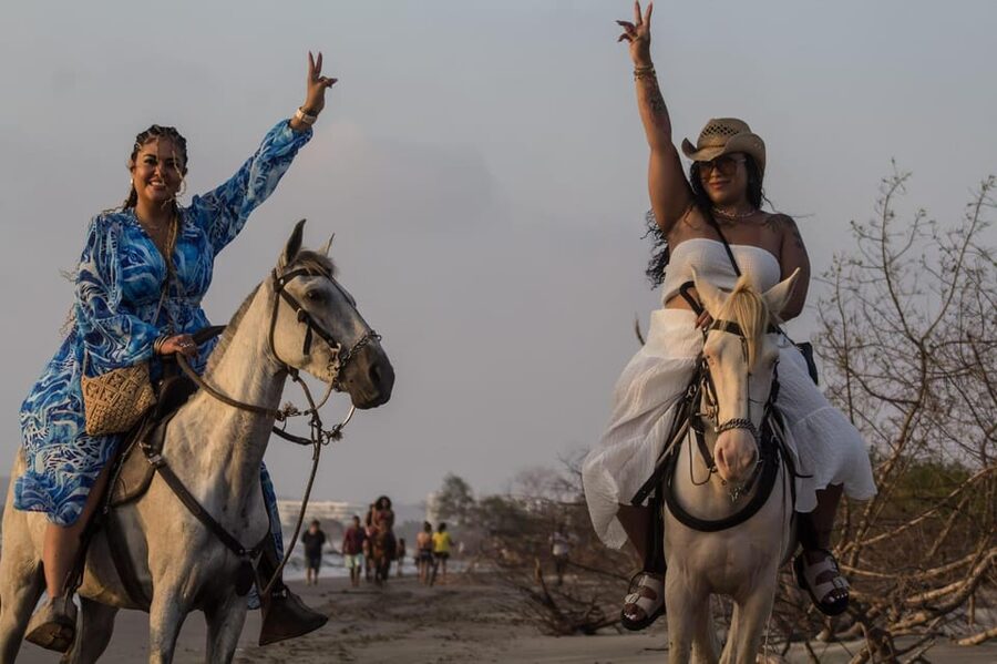 HORSE TOUR IN CARTAGENA BEACH - Practical Tips: Shoes, Safety Comfort, and When the Sea Matters