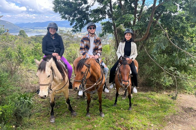 Horseback riding in the Eastern Hill - Getting There: The Avenida Chile Start and the Ride Out to the Horses