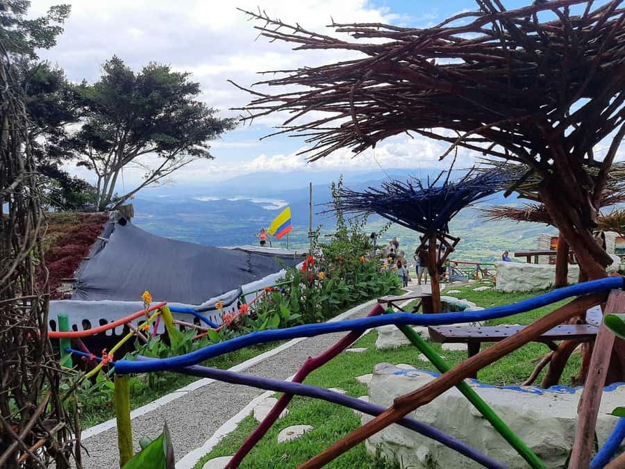 HUILA VIEWPOINTS MANO DEL GIGANTE - Who This Trip Is For, and Who Should Think Twice
