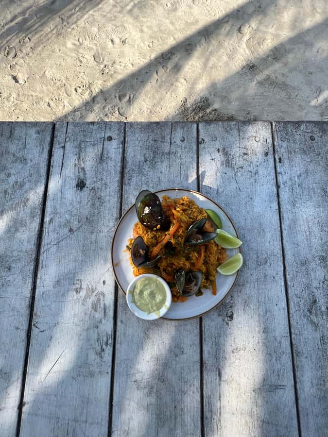 Isla Tierra Bomba beach club: Day Pass with typical food - How to pace a 7-hour beach day without feeling rushed