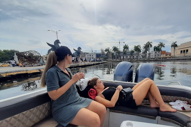 Islas del Rosario plus Bioluminescence Experience - Agua Azul and Playa Blanca: beach time, meals, and where to spend your money wisely