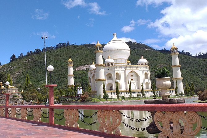 Jaime Duque Park Private Tour from Bogotá. (8 Hrs.) - Wildlife enclosures and zoo time: a great match for animal lovers