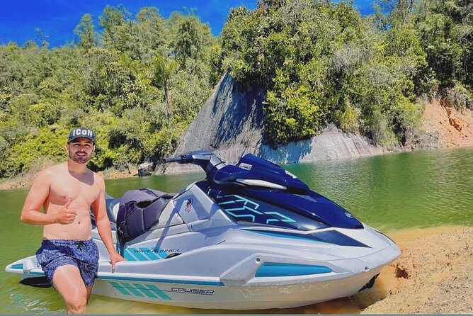 Jetskiing in Guatapé Antioquia - Price and value from Medellín: What $105 for up to two really buys