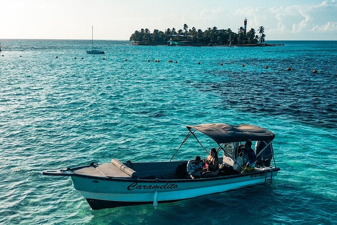 Johnny Kay and Aquarium Natural Full Day semi-private boat - Johnny Cay: beaches, iguanas, and morning water time
