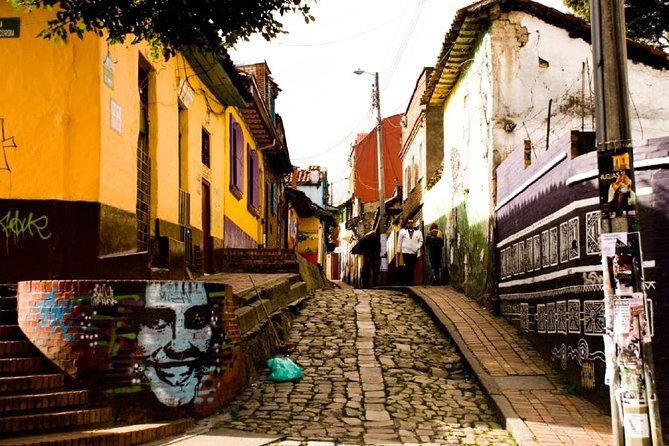 La Candelaria Bogotá Private Tour. (4 Hrs.) - Casa Museo Quinta de Bolívar: colonial home, modern context