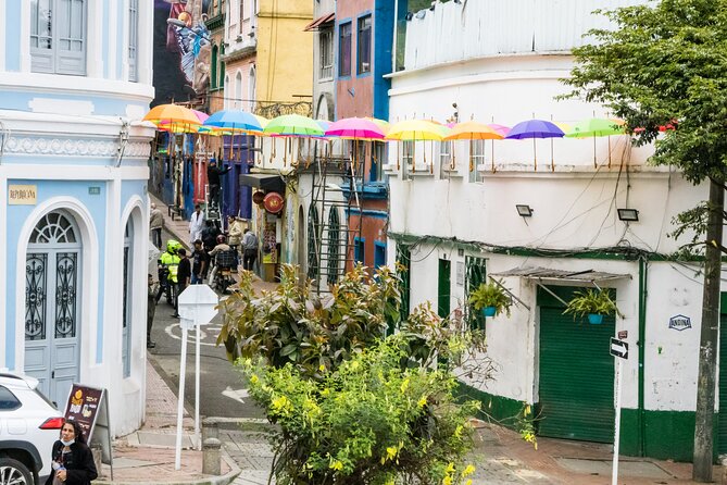 La Candelaria Private Tour Bogotá + Local Lunch + 2 Museums (6 Hrs.) - Which guides make the biggest difference, and why