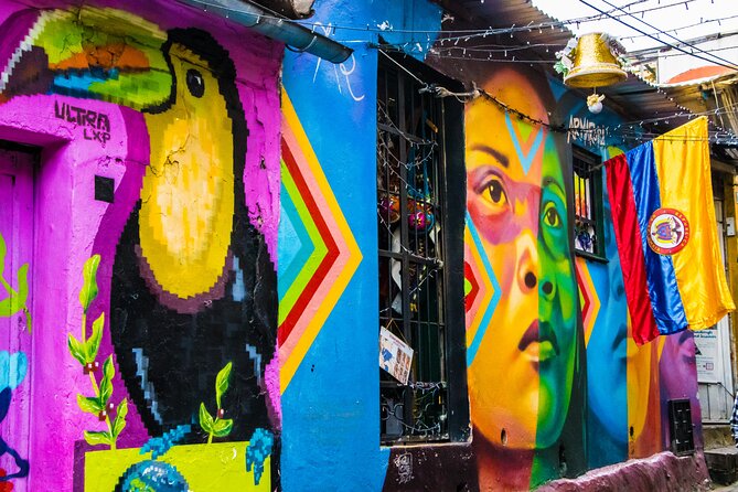 La Candelaria Walking Private Tour (3 Hrs.) - Your guide on La Candelaria: what you’ll learn while you walk
