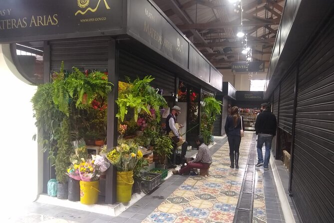 La Candelaria with Monserrate in Bogota 5H - Why Monserrate and La Candelaria fit together so well