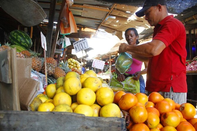 Local Fruit and Market Places Tour - Stop 1: Medellín’s main markets, where you set the fruit baseline