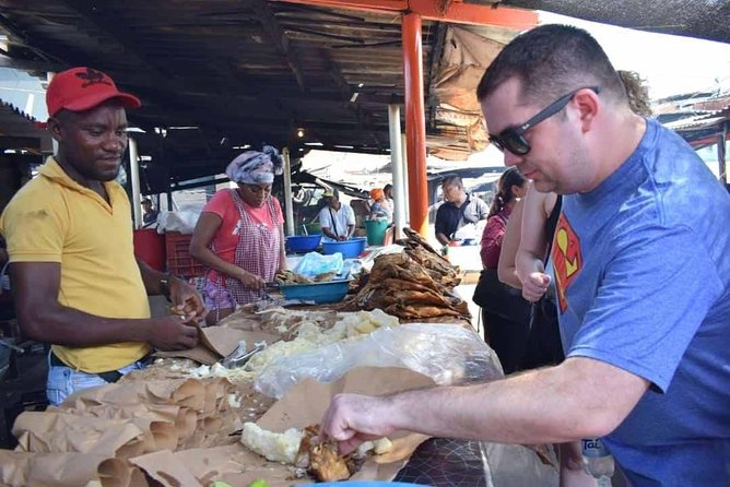 Local immersion in the Bazurto Market - Key highlights before you go