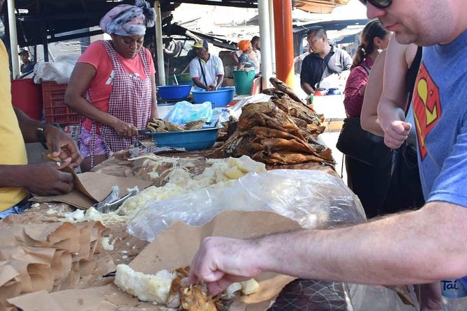 Local immersion in the Bazurto Market - Weather and small practical factors that affect your day