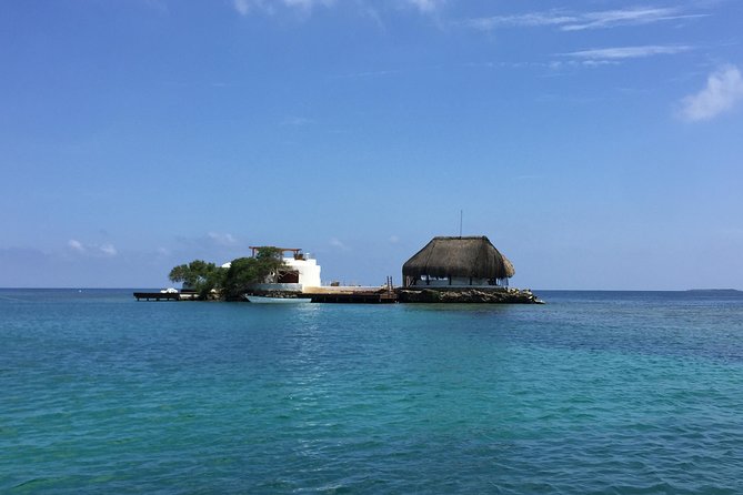 Luxury Private Boat Island Hopping to the Rosario Islands, Baru - Stop-by-stop: Rosario Islands time, Cholon cove, and Baru’s hidden beach