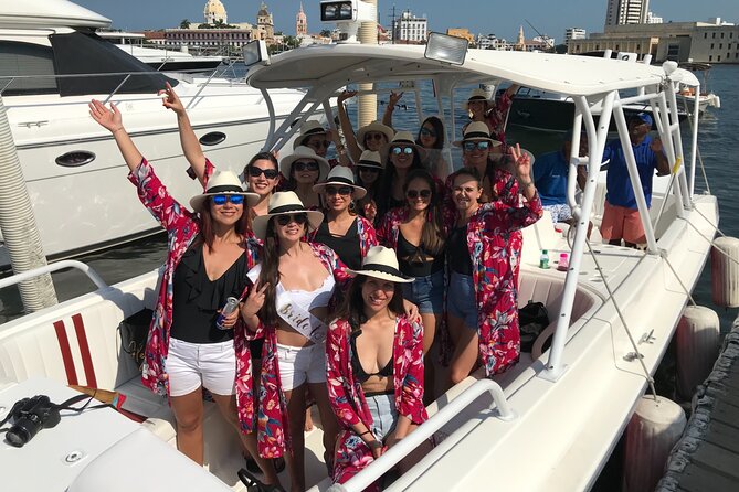 Luxury Private Boat Island Hopping to the Rosario Islands, Baru - The crew and safety vibe: what tends to make people relax