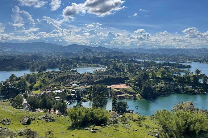 Luxury Small Group Guatape & Penol Day Trip from Medellin (8 Max) - Guatapé on foot: zócalos, local streets, and time to wander