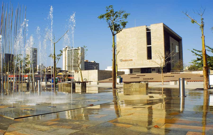 Malecón, Carnaval Museum, Downtown Barranquilla City Tour - Paseo Bolívar and San Nicolás Square: connecting downtown to Barranquilla’s past