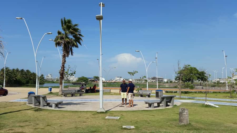 Malecón, Carnaval Museum, Downtown Barranquilla City Tour - Avenida del Río and the food tasting, where the tour turns personal