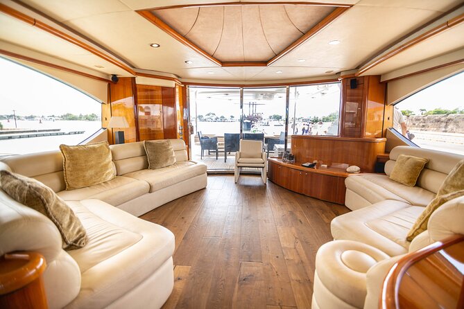 Marlet Sunseeker 82' yacht rental, the largest in Cartagena - Islas del Rosario: a full day of swimming, calm water time, and optional Cholón