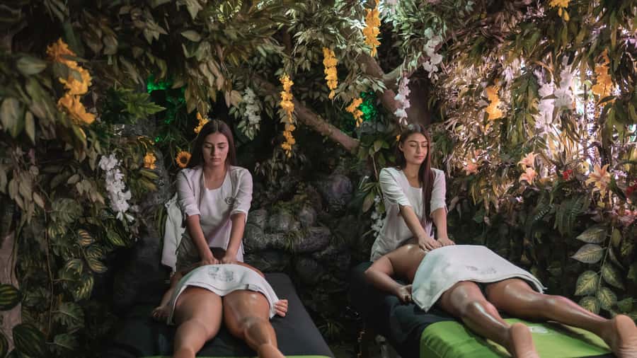MedelIín: Full Body Massage and Water Therapy Experience - What the Experience Includes and What It Leaves Out