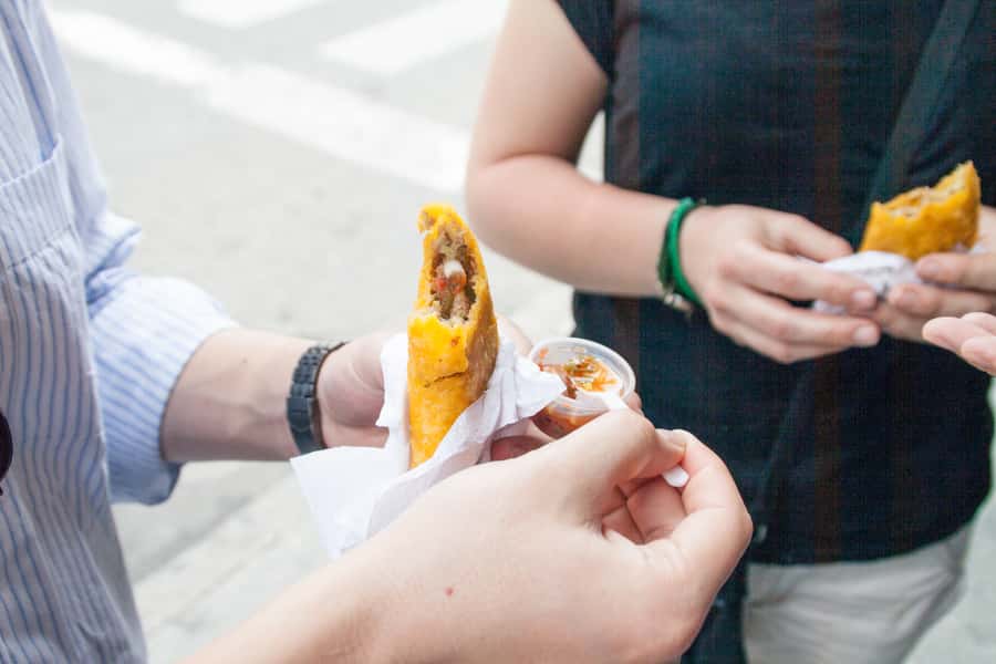 Medellín: 4-Hour Gastronomic Wonders Tour - Parque Bolívar and the Medellín Cathedrals Stop That Sets the Tone