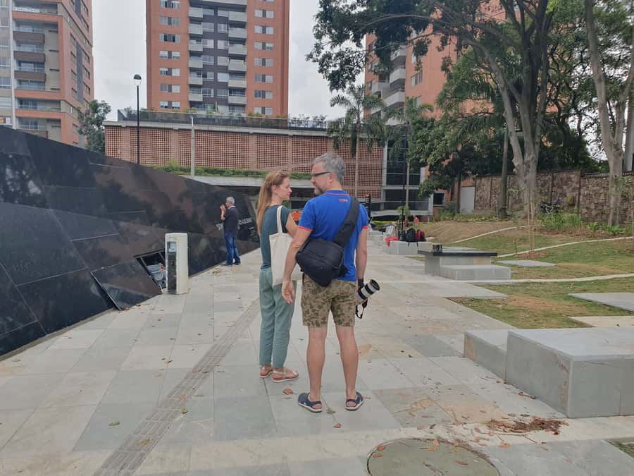 Medellín: 5.5-Hour Guided Private City Tour - A half-day that moves from escalators to memorials