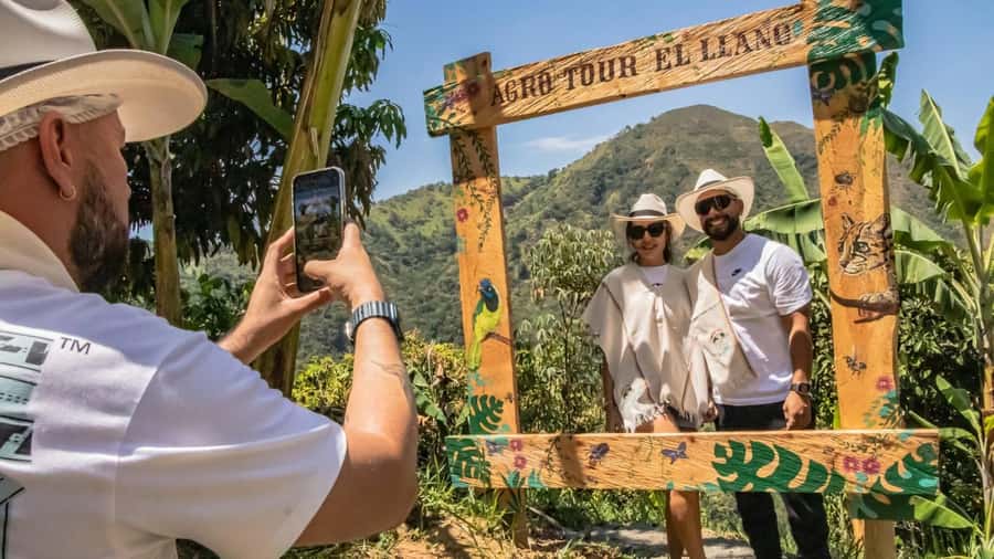 Medellin: Coffee and fruit tour - Wearing the part: poncho vibes and the hat question