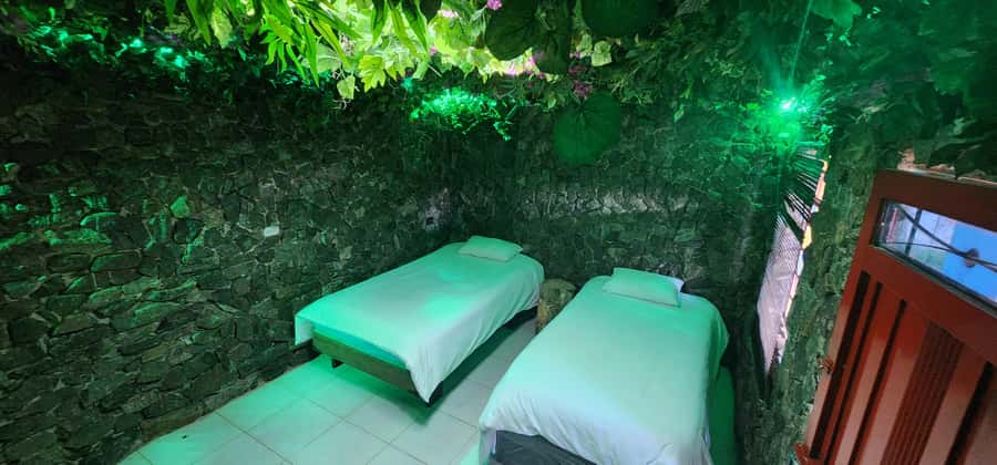 Medellin: Coffee Farm Tour & Spa with Overnight Glamping - Breakfast and coffee cultivation: planting, harvesting, and processing