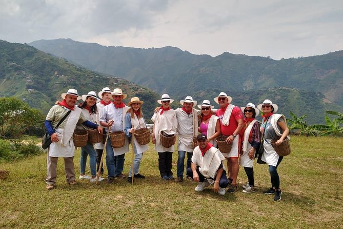 Medellin: coffee tour and paisa experience - Lunch, Iced Coffee, and the Snacks That Make the Day Feel Complete