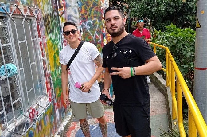 Medellin Commune 13 Historic Tour With Snacks and Drinks - Murals and graffiti: more than street art photos