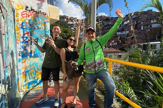 Medellin Commune 13 Historic Tour With Snacks and Drinks - Group size and pace: why up to 15 makes a difference
