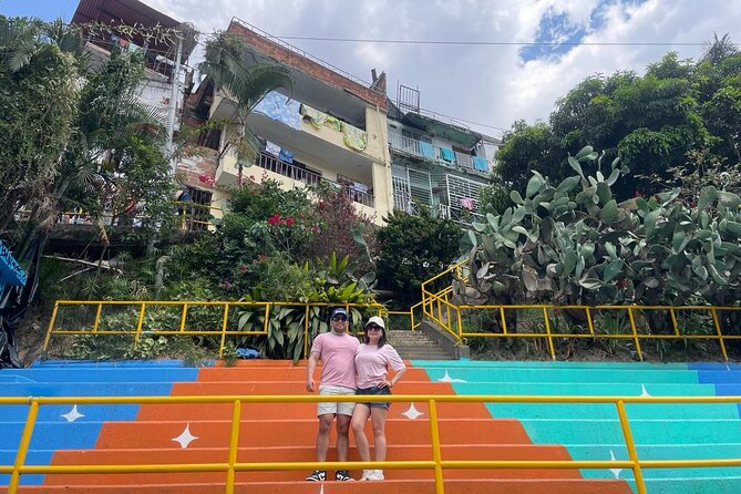 Medellin Commune 13 Historic Tour With Snacks and Drinks - Getting to Cra. 108 #38-12, and why the exact spot matters