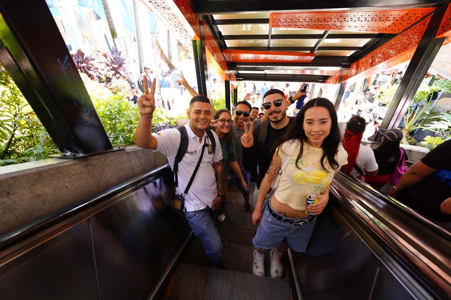 Medellín: Comuna 13 and Graffiti Guided Tour with a Local - Walking reality check: what to pack and what the pace feels like