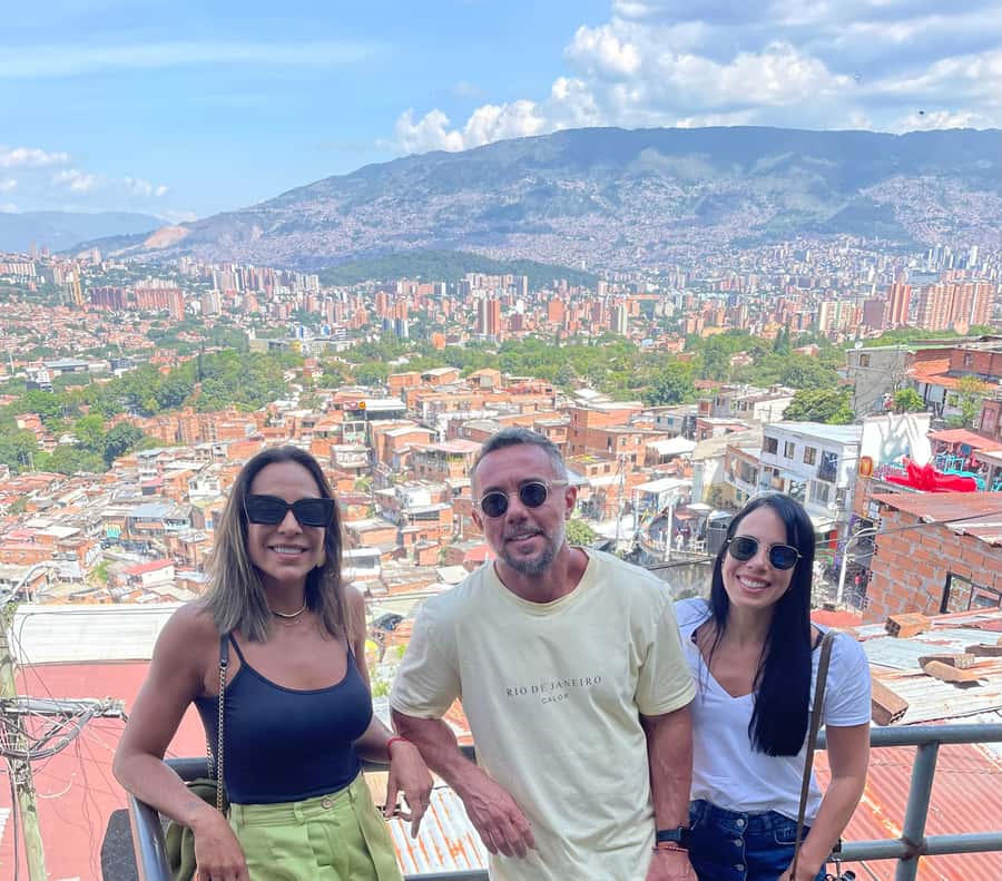Medellín: Comuna 13 (Graffitour) Discover the Transformation - Museo Comuna 13 and the quiet walk that helps you spot meaning
