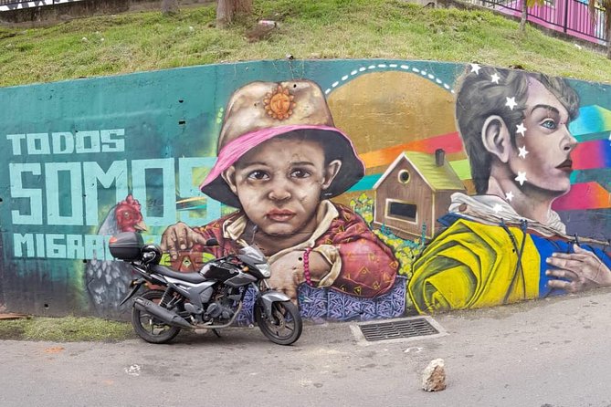 Medellín & Comuna 13 Private Tour - Pacing, Walking, and What to Wear for Comfort