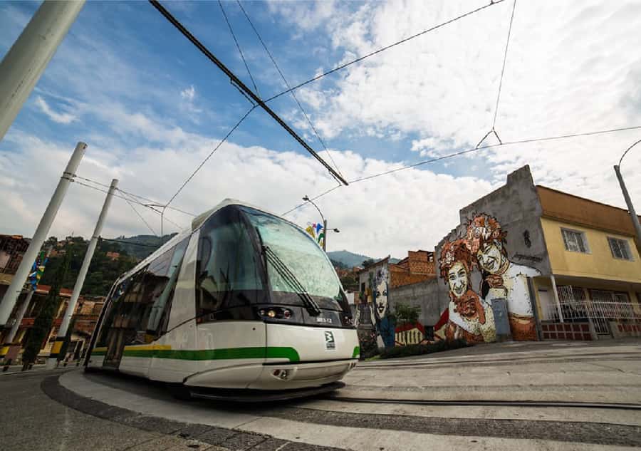 Medellín: Comuna 13, Pueblito Paisa, & Antioquia Museum Tour - Hotel Pickup, Timing, and How to Get the Smooth Day You Paid For