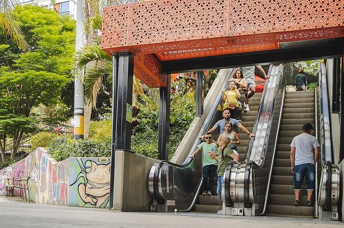 Medellín Comuna 13 Tour Graffiti Culture and Cable Car Ride - What this tour is best for (and who should skip it)