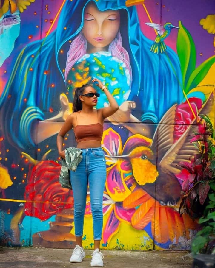 Medellín: Comuna 13 Tour with Snacks And Your Own Graffiti - Timing and pacing: 3 hours that move, with a few pauses