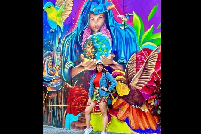 Medellín: Comuna 13 Tour with Spray Painting and ice cream - The Ice Cream Stop: A Small Treat With Big Payoff