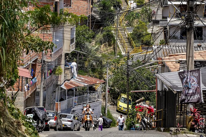 Medellin: Empanada Cooking Class by Local Chef in Comuna 13 - The vibe with Jheams and why the staff attention matters