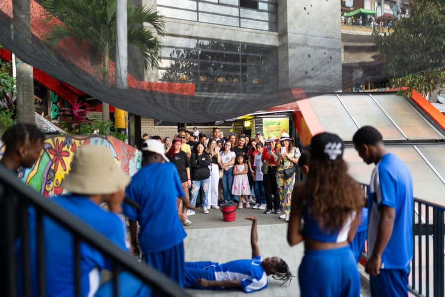 Medellin: Full Day Guided City Highlights Tour - Inflexión Memorial Park to set the tone for the day
