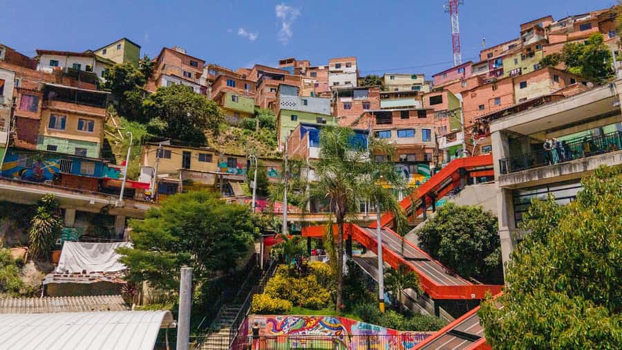 Medellin: Graffiti Tour Comuna 13 - Why Comuna 13 graffiti feels different from a typical street-art stop