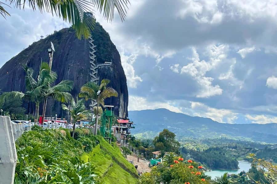 Medellin: Guatape and El Penol Rock Day Trip with Boat Ride - Medellín to Guatapé: a full day, run like a coach schedule