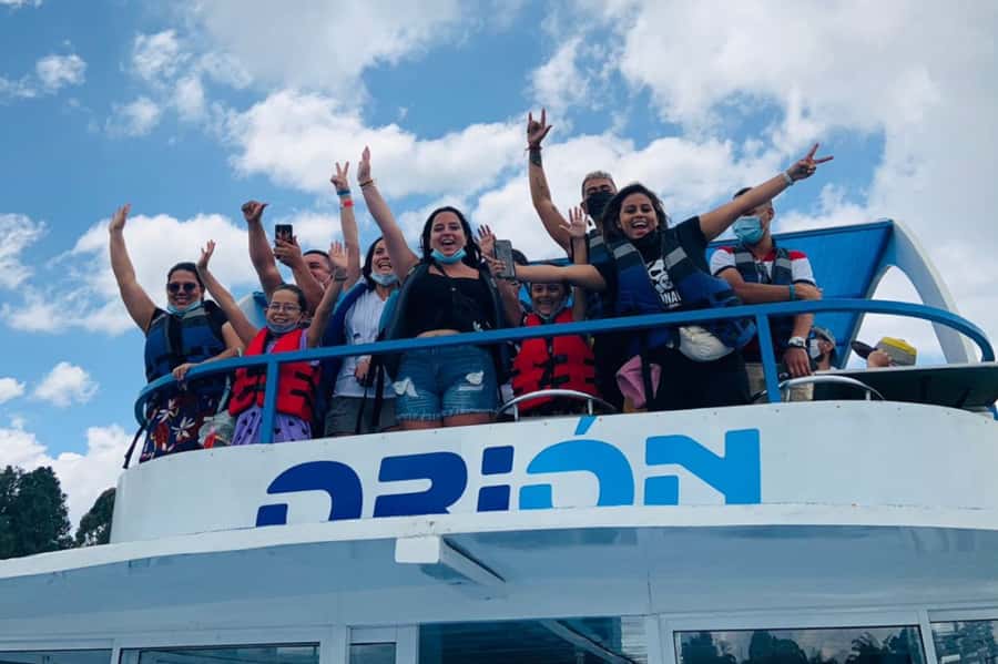Medellin: Guatape and El Penol Rock Day Trip with Boat Ride - Who should take this Guatapé and El Peñol day trip