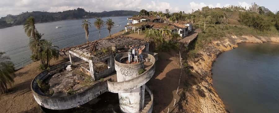 Medellin: Guatapé Day Trip & Boat to Pablo Escobar's Estate - The Ranch-Style Stop: Off-Roading, Game Drive, and Animal Time